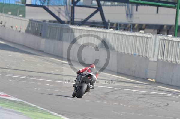 Motorcycle action photographs;Silverstone circuit;Silverstone photographs;Trackday digital images;event digital images;eventdigitalimages;no limits trackday;peter wileman photography;rockingham towcester northamptonshire;trackday;trackday photos