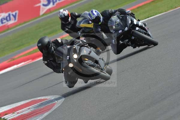 Motorcycle action photographs;Silverstone circuit;Silverstone photographs;Trackday digital images;event digital images;eventdigitalimages;no limits trackday;peter wileman photography;rockingham towcester northamptonshire;trackday;trackday photos