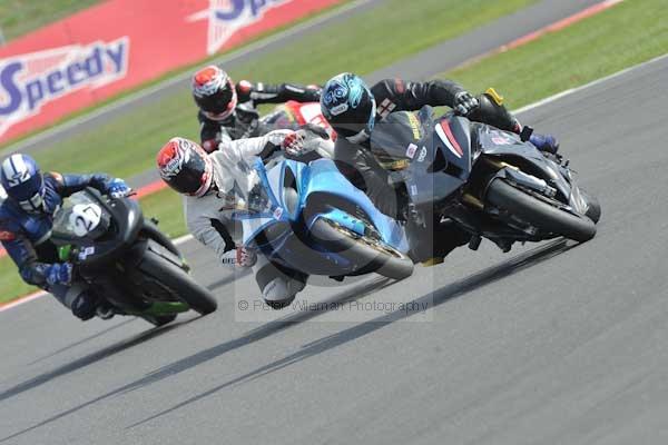 Motorcycle action photographs;Silverstone circuit;Silverstone photographs;Trackday digital images;event digital images;eventdigitalimages;no limits trackday;peter wileman photography;rockingham towcester northamptonshire;trackday;trackday photos