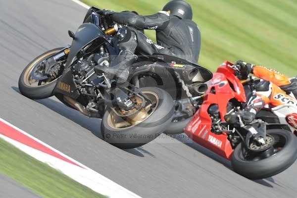 Motorcycle action photographs;Silverstone circuit;Silverstone photographs;Trackday digital images;event digital images;eventdigitalimages;no limits trackday;peter wileman photography;rockingham towcester northamptonshire;trackday;trackday photos