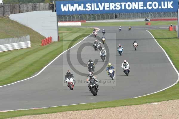 Motorcycle action photographs;Silverstone circuit;Silverstone photographs;Trackday digital images;event digital images;eventdigitalimages;no limits trackday;peter wileman photography;rockingham towcester northamptonshire;trackday;trackday photos