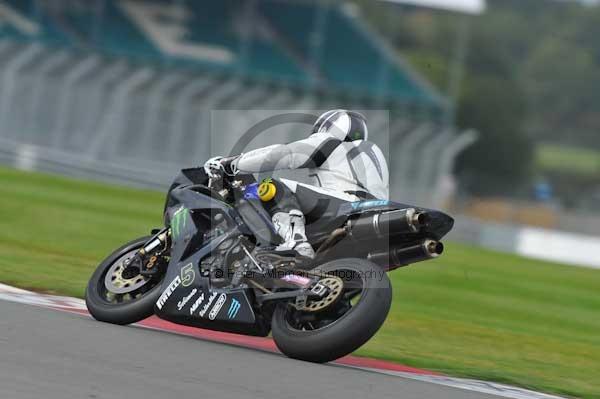 Motorcycle action photographs;Silverstone circuit;Silverstone photographs;Trackday digital images;event digital images;eventdigitalimages;no limits trackday;peter wileman photography;rockingham towcester northamptonshire;trackday;trackday photos