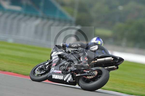 Motorcycle action photographs;Silverstone circuit;Silverstone photographs;Trackday digital images;event digital images;eventdigitalimages;no limits trackday;peter wileman photography;rockingham towcester northamptonshire;trackday;trackday photos
