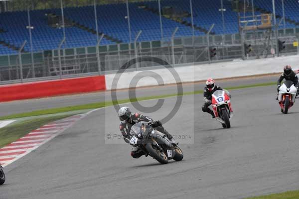 Motorcycle action photographs;Silverstone circuit;Silverstone photographs;Trackday digital images;event digital images;eventdigitalimages;no limits trackday;peter wileman photography;rockingham towcester northamptonshire;trackday;trackday photos