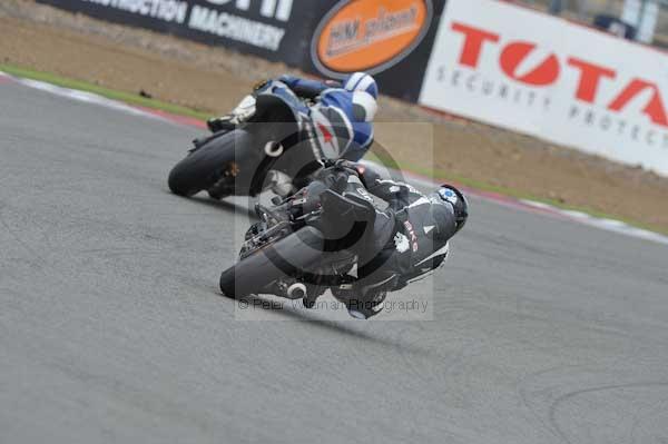 Motorcycle action photographs;Silverstone circuit;Silverstone photographs;Trackday digital images;event digital images;eventdigitalimages;no limits trackday;peter wileman photography;rockingham towcester northamptonshire;trackday;trackday photos