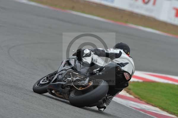 Motorcycle action photographs;Silverstone circuit;Silverstone photographs;Trackday digital images;event digital images;eventdigitalimages;no limits trackday;peter wileman photography;rockingham towcester northamptonshire;trackday;trackday photos