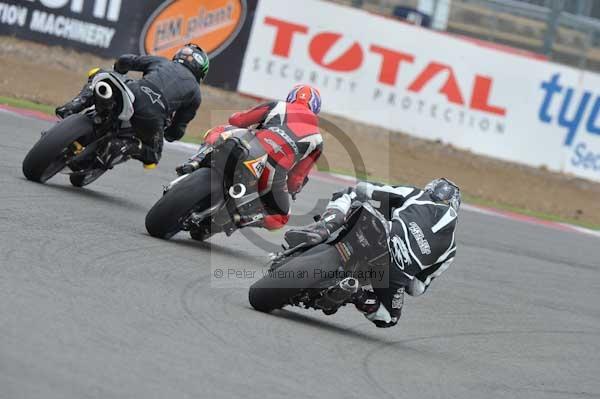 Motorcycle action photographs;Silverstone circuit;Silverstone photographs;Trackday digital images;event digital images;eventdigitalimages;no limits trackday;peter wileman photography;rockingham towcester northamptonshire;trackday;trackday photos