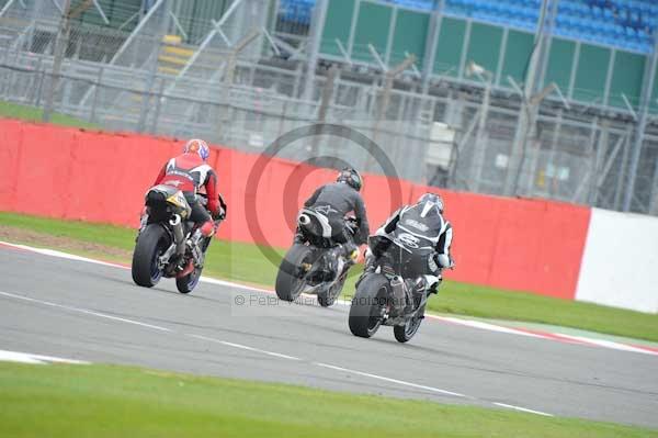 Motorcycle action photographs;Silverstone circuit;Silverstone photographs;Trackday digital images;event digital images;eventdigitalimages;no limits trackday;peter wileman photography;rockingham towcester northamptonshire;trackday;trackday photos