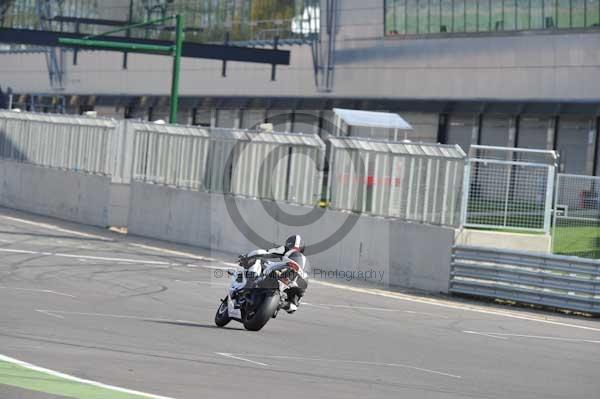 Motorcycle action photographs;Silverstone circuit;Silverstone photographs;Trackday digital images;event digital images;eventdigitalimages;no limits trackday;peter wileman photography;rockingham towcester northamptonshire;trackday;trackday photos