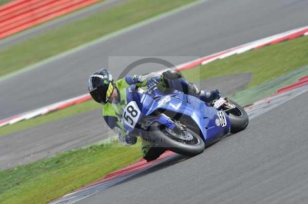 Motorcycle action photographs;Silverstone circuit;Silverstone photographs;Trackday digital images;event digital images;eventdigitalimages;no limits trackday;peter wileman photography;rockingham towcester northamptonshire;trackday;trackday photos
