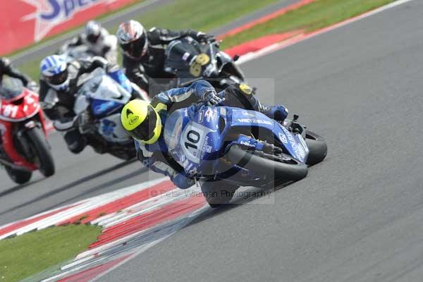 Motorcycle action photographs;Silverstone circuit;Silverstone photographs;Trackday digital images;event digital images;eventdigitalimages;no limits trackday;peter wileman photography;rockingham towcester northamptonshire;trackday;trackday photos