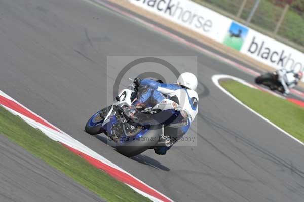 Motorcycle action photographs;Silverstone circuit;Silverstone photographs;Trackday digital images;event digital images;eventdigitalimages;no limits trackday;peter wileman photography;rockingham towcester northamptonshire;trackday;trackday photos