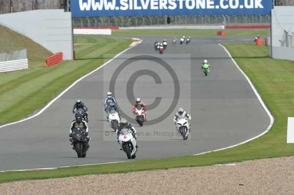 Motorcycle action photographs;Silverstone circuit;Silverstone photographs;Trackday digital images;event digital images;eventdigitalimages;no limits trackday;peter wileman photography;rockingham towcester northamptonshire;trackday;trackday photos