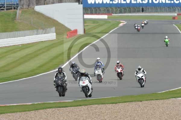 Motorcycle action photographs;Silverstone circuit;Silverstone photographs;Trackday digital images;event digital images;eventdigitalimages;no limits trackday;peter wileman photography;rockingham towcester northamptonshire;trackday;trackday photos