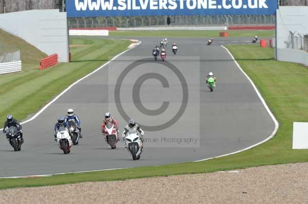 Motorcycle action photographs;Silverstone circuit;Silverstone photographs;Trackday digital images;event digital images;eventdigitalimages;no limits trackday;peter wileman photography;rockingham towcester northamptonshire;trackday;trackday photos