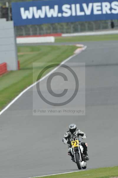 Motorcycle action photographs;Silverstone circuit;Silverstone photographs;Trackday digital images;event digital images;eventdigitalimages;no limits trackday;peter wileman photography;rockingham towcester northamptonshire;trackday;trackday photos
