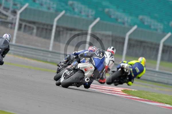 Motorcycle action photographs;Silverstone circuit;Silverstone photographs;Trackday digital images;event digital images;eventdigitalimages;no limits trackday;peter wileman photography;rockingham towcester northamptonshire;trackday;trackday photos