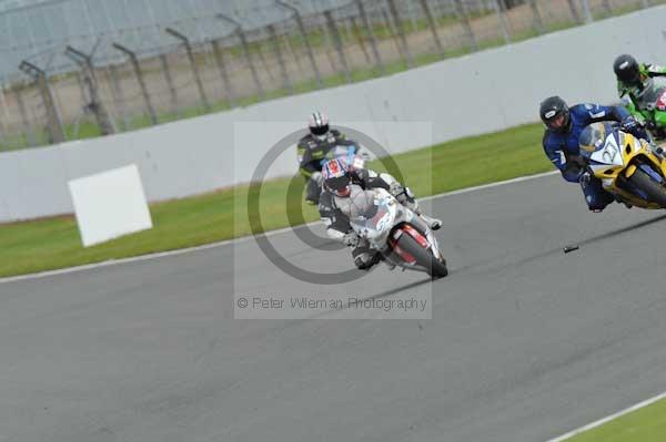 Motorcycle action photographs;Silverstone circuit;Silverstone photographs;Trackday digital images;event digital images;eventdigitalimages;no limits trackday;peter wileman photography;rockingham towcester northamptonshire;trackday;trackday photos