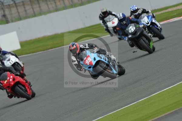 Motorcycle action photographs;Silverstone circuit;Silverstone photographs;Trackday digital images;event digital images;eventdigitalimages;no limits trackday;peter wileman photography;rockingham towcester northamptonshire;trackday;trackday photos