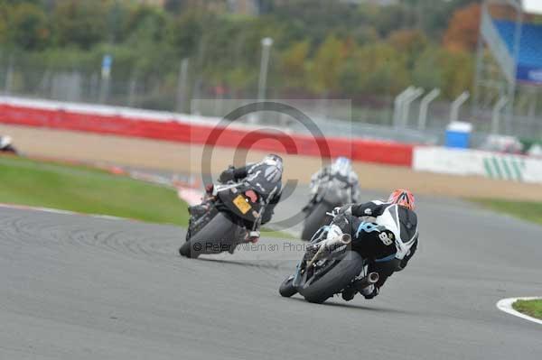 Motorcycle action photographs;Silverstone circuit;Silverstone photographs;Trackday digital images;event digital images;eventdigitalimages;no limits trackday;peter wileman photography;rockingham towcester northamptonshire;trackday;trackday photos