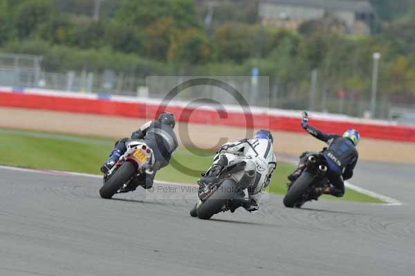 Motorcycle action photographs;Silverstone circuit;Silverstone photographs;Trackday digital images;event digital images;eventdigitalimages;no limits trackday;peter wileman photography;rockingham towcester northamptonshire;trackday;trackday photos