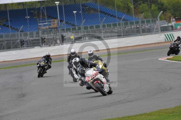 Motorcycle action photographs;Silverstone circuit;Silverstone photographs;Trackday digital images;event digital images;eventdigitalimages;no limits trackday;peter wileman photography;rockingham towcester northamptonshire;trackday;trackday photos