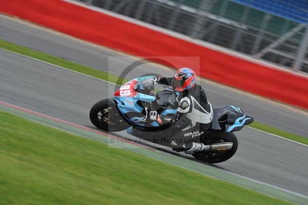 Motorcycle action photographs;Silverstone circuit;Silverstone photographs;Trackday digital images;event digital images;eventdigitalimages;no limits trackday;peter wileman photography;rockingham towcester northamptonshire;trackday;trackday photos