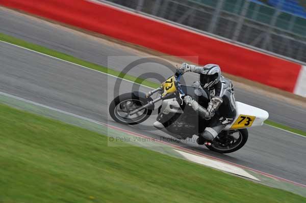 Motorcycle action photographs;Silverstone circuit;Silverstone photographs;Trackday digital images;event digital images;eventdigitalimages;no limits trackday;peter wileman photography;rockingham towcester northamptonshire;trackday;trackday photos