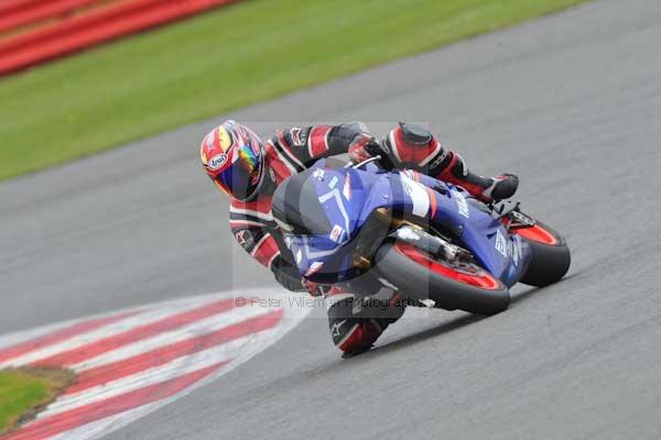 Motorcycle action photographs;Silverstone circuit;Silverstone photographs;Trackday digital images;event digital images;eventdigitalimages;no limits trackday;peter wileman photography;rockingham towcester northamptonshire;trackday;trackday photos