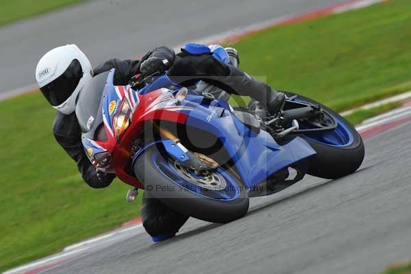 Motorcycle action photographs;Silverstone circuit;Silverstone photographs;Trackday digital images;event digital images;eventdigitalimages;no limits trackday;peter wileman photography;rockingham towcester northamptonshire;trackday;trackday photos