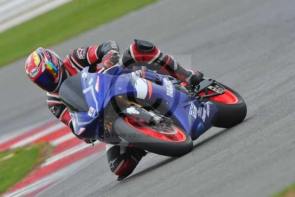 Motorcycle action photographs;Silverstone circuit;Silverstone photographs;Trackday digital images;event digital images;eventdigitalimages;no limits trackday;peter wileman photography;rockingham towcester northamptonshire;trackday;trackday photos