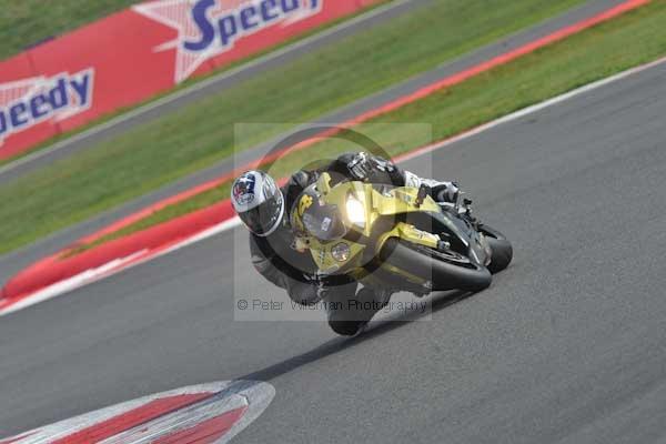 Motorcycle action photographs;Silverstone circuit;Silverstone photographs;Trackday digital images;event digital images;eventdigitalimages;no limits trackday;peter wileman photography;rockingham towcester northamptonshire;trackday;trackday photos