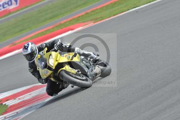 Motorcycle action photographs;Silverstone circuit;Silverstone photographs;Trackday digital images;event digital images;eventdigitalimages;no limits trackday;peter wileman photography;rockingham towcester northamptonshire;trackday;trackday photos