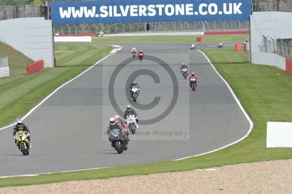Motorcycle action photographs;Silverstone circuit;Silverstone photographs;Trackday digital images;event digital images;eventdigitalimages;no limits trackday;peter wileman photography;rockingham towcester northamptonshire;trackday;trackday photos