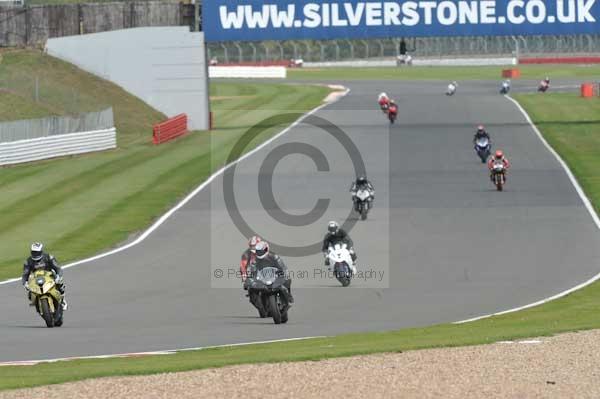 Motorcycle action photographs;Silverstone circuit;Silverstone photographs;Trackday digital images;event digital images;eventdigitalimages;no limits trackday;peter wileman photography;rockingham towcester northamptonshire;trackday;trackday photos