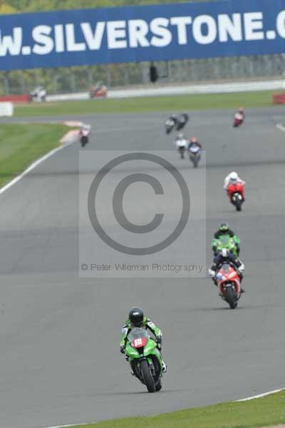 Motorcycle action photographs;Silverstone circuit;Silverstone photographs;Trackday digital images;event digital images;eventdigitalimages;no limits trackday;peter wileman photography;rockingham towcester northamptonshire;trackday;trackday photos