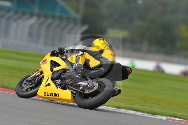 Motorcycle action photographs;Silverstone circuit;Silverstone photographs;Trackday digital images;event digital images;eventdigitalimages;no limits trackday;peter wileman photography;rockingham towcester northamptonshire;trackday;trackday photos