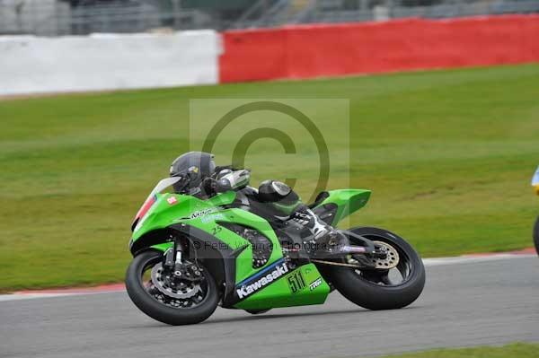 Motorcycle action photographs;Silverstone circuit;Silverstone photographs;Trackday digital images;event digital images;eventdigitalimages;no limits trackday;peter wileman photography;rockingham towcester northamptonshire;trackday;trackday photos