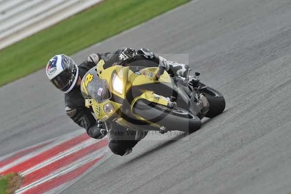Motorcycle action photographs;Silverstone circuit;Silverstone photographs;Trackday digital images;event digital images;eventdigitalimages;no limits trackday;peter wileman photography;rockingham towcester northamptonshire;trackday;trackday photos