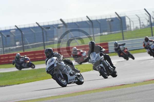 Motorcycle action photographs;Silverstone circuit;Silverstone photographs;Trackday digital images;event digital images;eventdigitalimages;no limits trackday;peter wileman photography;rockingham towcester northamptonshire;trackday;trackday photos