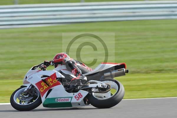 Motorcycle action photographs;Silverstone circuit;Silverstone photographs;Trackday digital images;event digital images;eventdigitalimages;no limits trackday;peter wileman photography;rockingham towcester northamptonshire;trackday;trackday photos