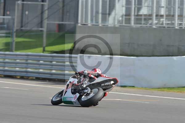 Motorcycle action photographs;Silverstone circuit;Silverstone photographs;Trackday digital images;event digital images;eventdigitalimages;no limits trackday;peter wileman photography;rockingham towcester northamptonshire;trackday;trackday photos