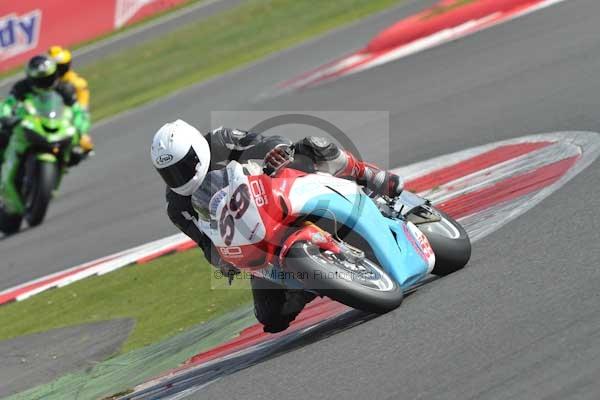 Motorcycle action photographs;Silverstone circuit;Silverstone photographs;Trackday digital images;event digital images;eventdigitalimages;no limits trackday;peter wileman photography;rockingham towcester northamptonshire;trackday;trackday photos