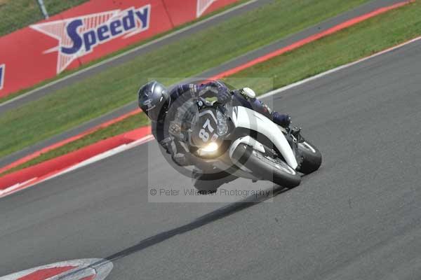 Motorcycle action photographs;Silverstone circuit;Silverstone photographs;Trackday digital images;event digital images;eventdigitalimages;no limits trackday;peter wileman photography;rockingham towcester northamptonshire;trackday;trackday photos