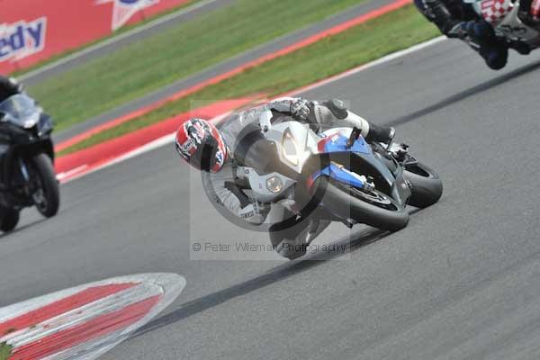 Motorcycle action photographs;Silverstone circuit;Silverstone photographs;Trackday digital images;event digital images;eventdigitalimages;no limits trackday;peter wileman photography;rockingham towcester northamptonshire;trackday;trackday photos