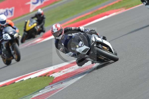 Motorcycle action photographs;Silverstone circuit;Silverstone photographs;Trackday digital images;event digital images;eventdigitalimages;no limits trackday;peter wileman photography;rockingham towcester northamptonshire;trackday;trackday photos