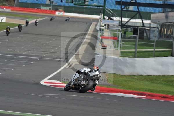 Motorcycle action photographs;Silverstone circuit;Silverstone photographs;Trackday digital images;event digital images;eventdigitalimages;no limits trackday;peter wileman photography;rockingham towcester northamptonshire;trackday;trackday photos