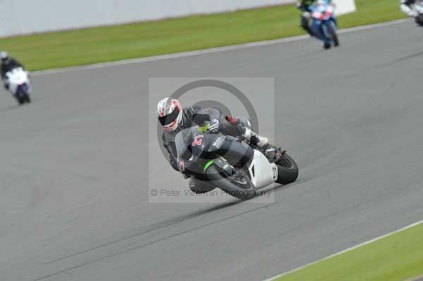 Motorcycle action photographs;Silverstone circuit;Silverstone photographs;Trackday digital images;event digital images;eventdigitalimages;no limits trackday;peter wileman photography;rockingham towcester northamptonshire;trackday;trackday photos