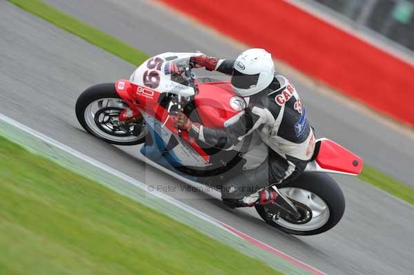 Motorcycle action photographs;Silverstone circuit;Silverstone photographs;Trackday digital images;event digital images;eventdigitalimages;no limits trackday;peter wileman photography;rockingham towcester northamptonshire;trackday;trackday photos