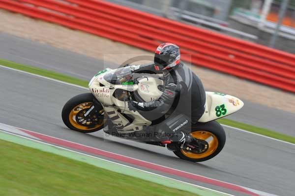 Motorcycle action photographs;Silverstone circuit;Silverstone photographs;Trackday digital images;event digital images;eventdigitalimages;no limits trackday;peter wileman photography;rockingham towcester northamptonshire;trackday;trackday photos